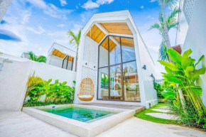 Tiny Villa Nyanyi - Stylish Mezzanine Loft 5mins to Nyanyi Beach